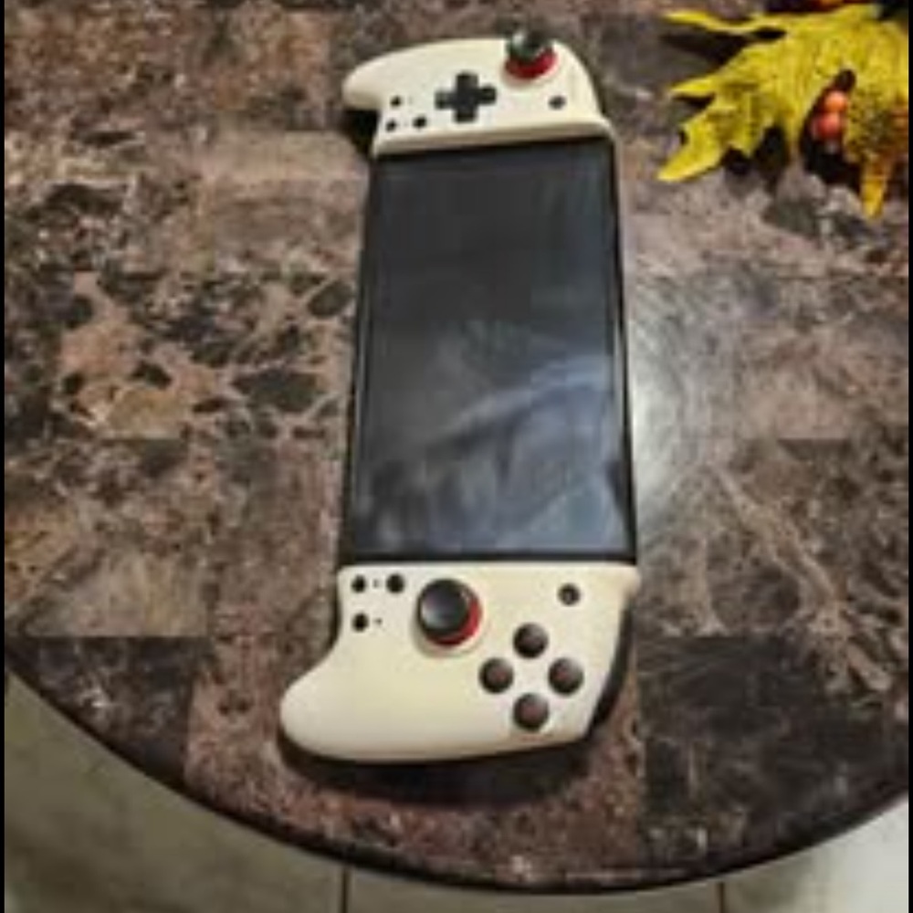 Nintendo Handheld Console with White Controllers - Picture 2 of 3